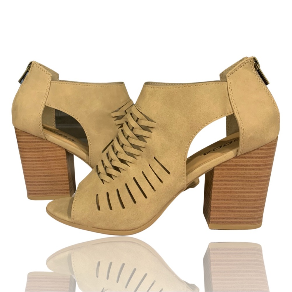 Soda - Tan Ankle Bootie With Peep Toe And Chunky Heel -10